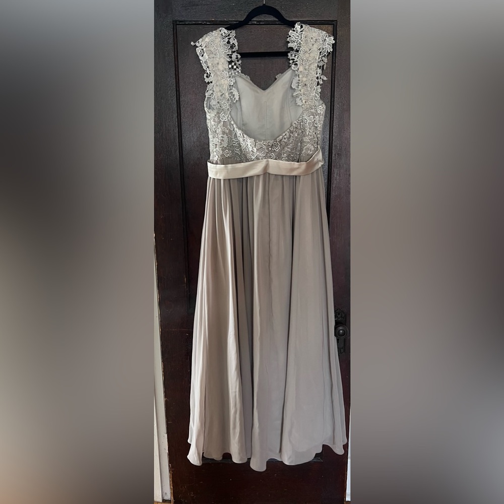 Grey Long Lace Dress, Backless lace dress, long open back with cap sleeves - Picture 2 of 3